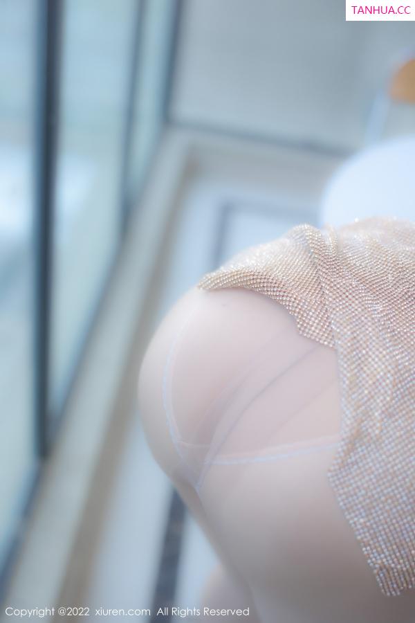 朱可 barbie可儿 [XiuRen]高清写真图 2022.12.26 No.6044 朱可儿Flora 真空金缕衣第34张图片